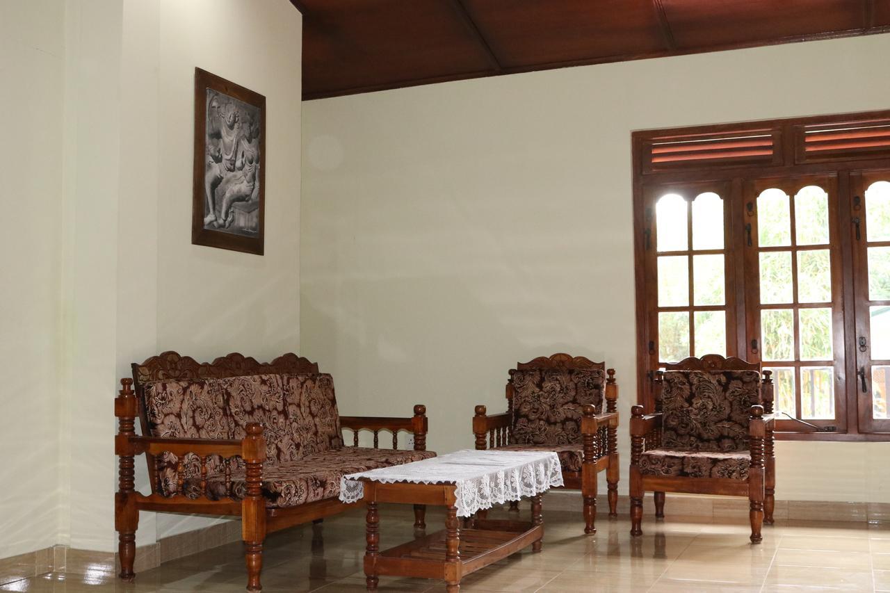 فندق Sanasuma Rest أنرادابورام المظهر الخارجي الصورة